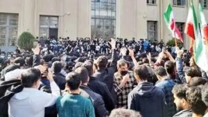 خبرگزاری فارس: اخراج رضا دالمن از دانشگاه صنعتی شریف در شورای مرکزی انضباطی وزارت علوم تائید شد
