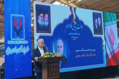 مؤمنی: چرخ تولید ایران با وجود همه دشواری‌ها همچنان می‌چرخد