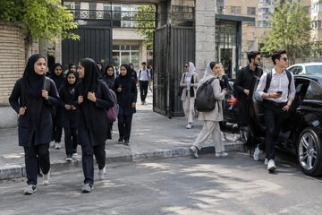 آموزش و پرورش نفت و تراستی ندارد اما تعارض منافع دارد / راز کم شدن آموزش رایگان، واگذاری هزار و ۱۰۰ ملک مدارس دولتی به غیردولتی با اجاره ناچیز