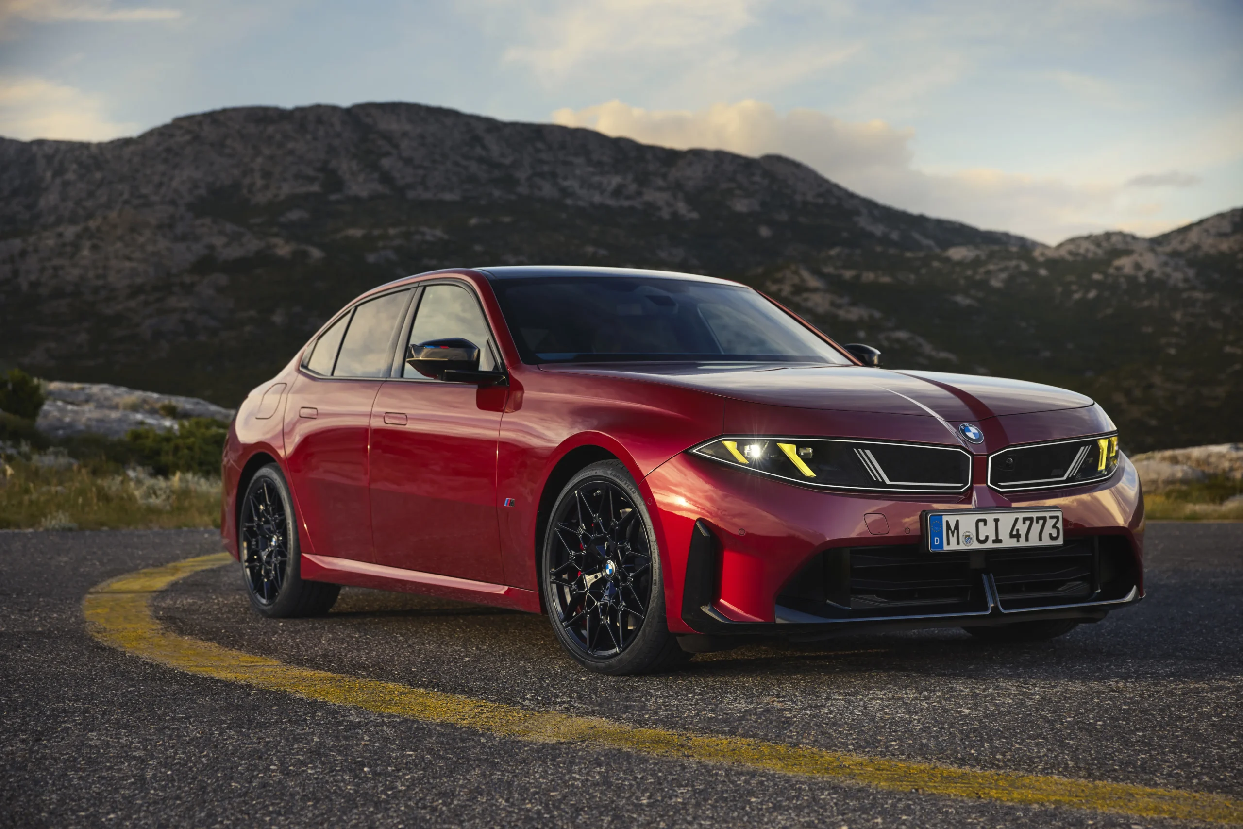 P90657707_highRes_the-new-bmw-m350-xdr