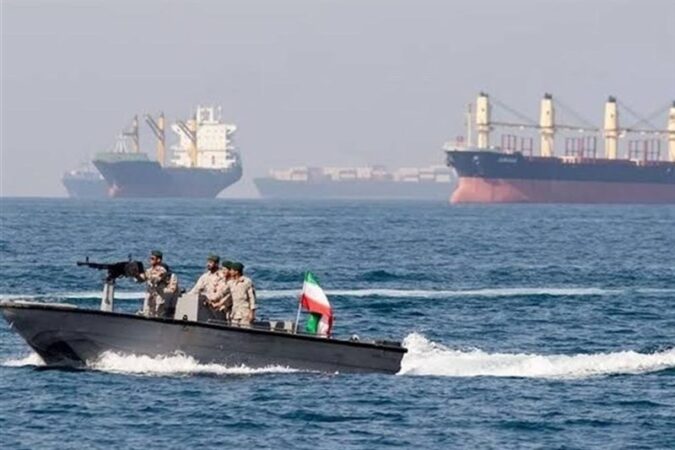 معاون سپاه: تنگه هرمز باز نیست، آمریکا دروغ می‌گوید/ دیگر موشک ندارند