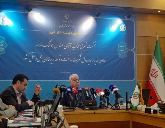 معاون وزیر راه و شهرسازی:
                وزیر راه در ۲۴ ماه ۵۰ سفر استانی داشت| تکمیل راه‌آهن میانه-اردبیل پس از ۲۲ سال
