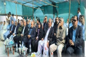 وزیر راه ۲۸۱ کیلومتر بزرگراه و راه اصلی را در سیستان و بلوچستان افتتاح کرد