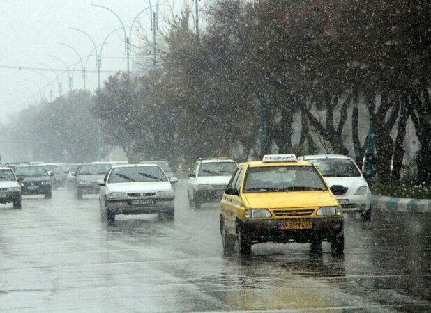 ترافیک نیمه‌سنگین در محورهای مواصلاتی کشور| بارش در ۳ استان