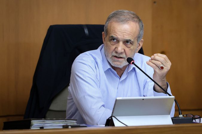 درخواست کمک پزشکیان از شهرداران کلانشهرها درخواست کمک پزشکیان از شهرداران کلانشهرها